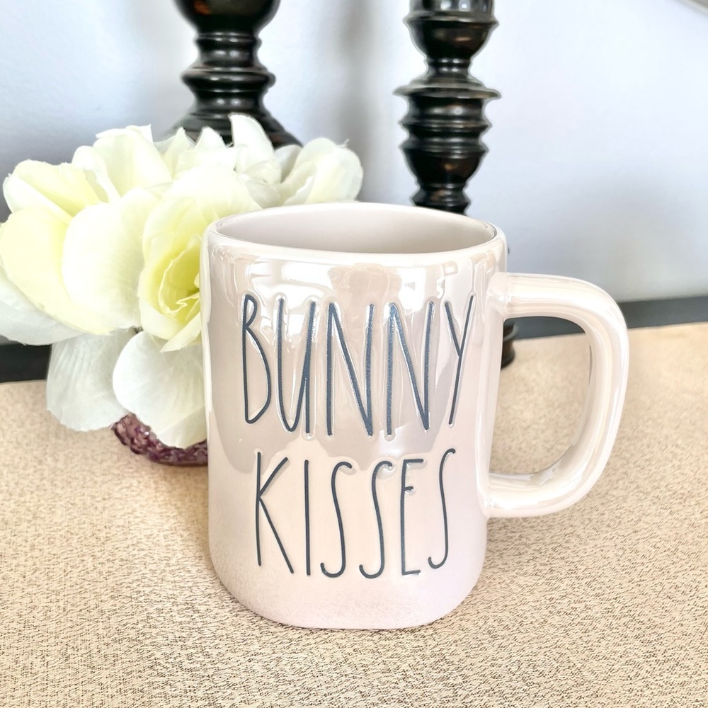 🆕Rae Dunn BUNNY KISSES Iridescent Ceramic Mug